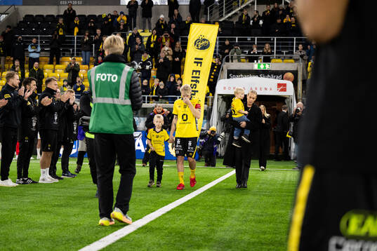 Elfsborgs Johan Larsson hyllas