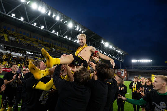 Elfsborgs Johan Larsson hyllas