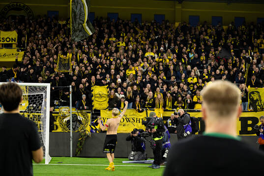 Elfsborgs Johan Larsson hyllas