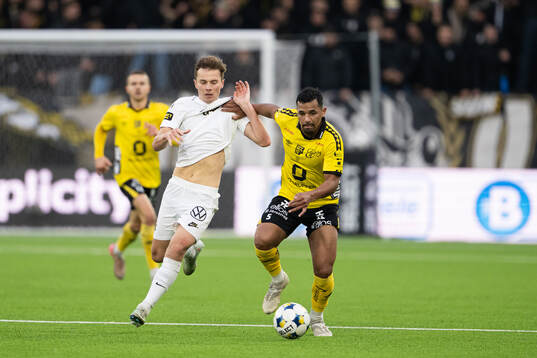 AIKs Johan Hove och Elfsborgs Wenderson Oliveira do