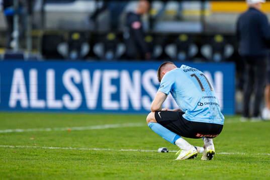 Brommapojkarnas Rasmus Örqvist  deppar