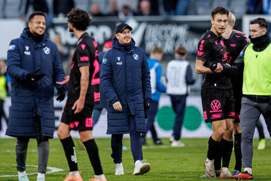 Halmstads tränare Johan Lindholm jublar