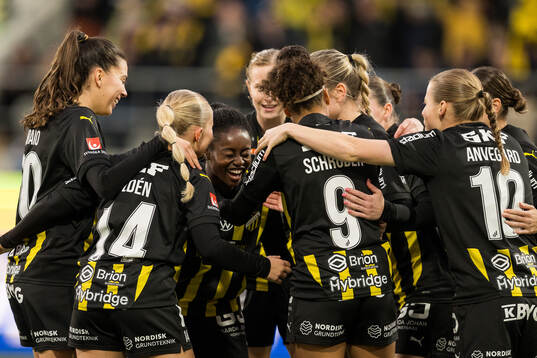 Häckens Monica Jusu Bah jublar