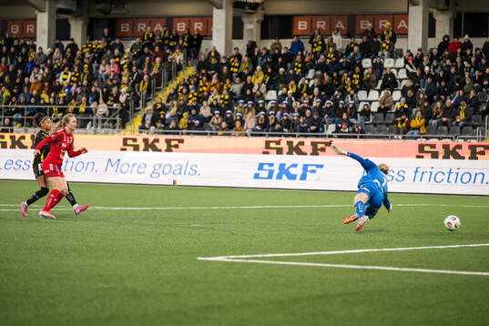 Häckens Felicia Schröder gör 2-0 bakom Linköpings