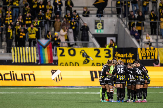 Häckens spelare samlas