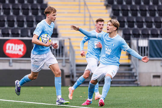 Malmö FFs Elliot Uddenäs jublar