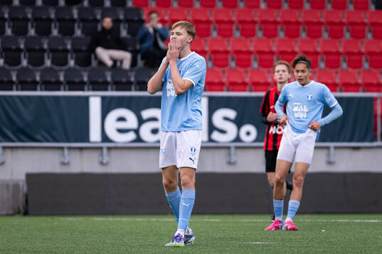 Malmö FFs Elliot Uddenäs deppar