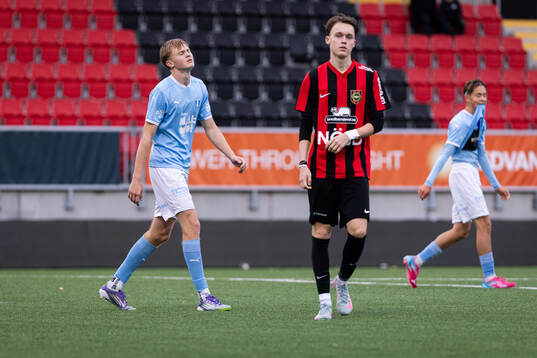 Malmö FFs Elliot Uddenäs deppar