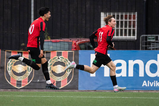 Brommapojkarnas Henry Lindgren jublar