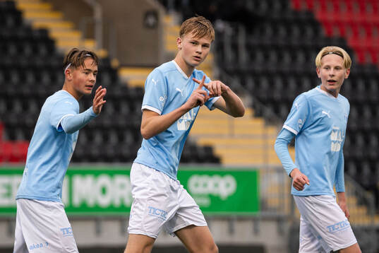 Malmö FFs Elliot Uddenäs jublar