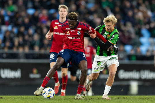 Östers Kingsley Gyamfi och GAIS Rasmus Niklasson Petrovic