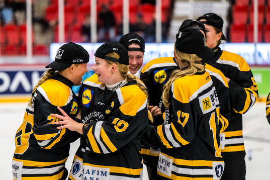 Värmlands Märta Berglund jublar