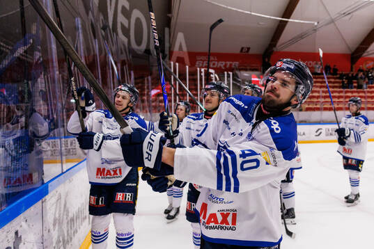 Karlskogas Kalle Jellvert jublar
