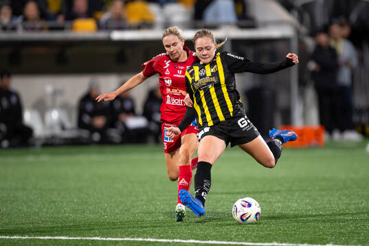 Linköpings Jonna Andersson och Häckens Alice Bergström