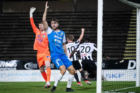 Oddevolds målvakt Morten Sætra och Erik Hedenquist