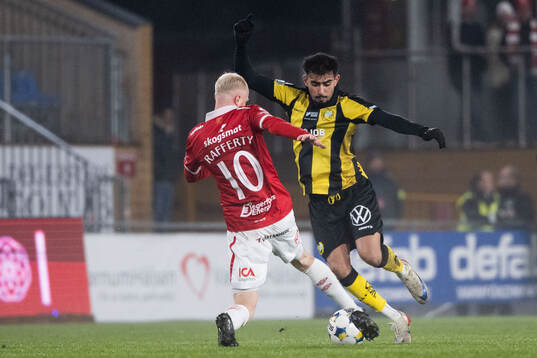 Degerfors Marcus Rafferty och Hammarbys Montader Madjed
