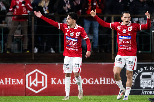 Degerfors Elias Barsoum och Arman Taranis jublar