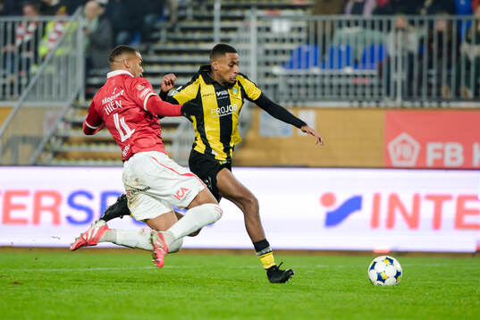 Degerfors Leon Hien och Hammarbys Paulos Abraham