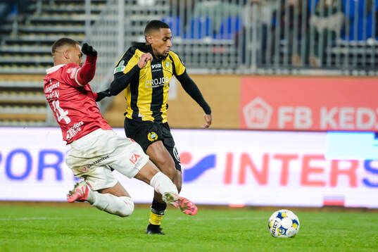 Degerfors Leon Hien och Hammarbys Paulos Abraham