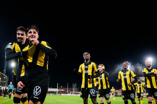 Hammarbys Montader Madjed och Adrian Lahdo jublar