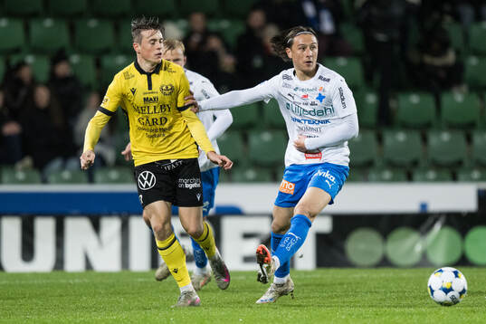 Mjällbys Elliot Stroud och Värnamos Kai Meriluoto