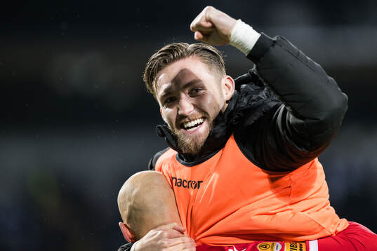 Mjällbys målvakt Noel Törnqvist jublar med målvakt