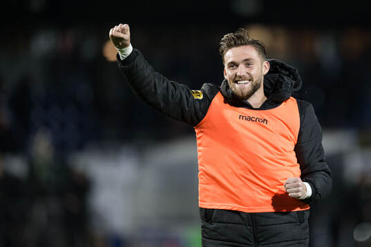 Mjällbys målvakt Noel Törnqvist jublar