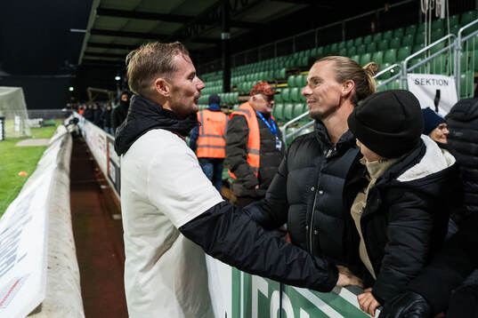 Värnamos Freddy Winsth med Elfsborgs Niklas Hult
