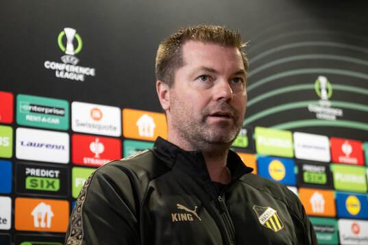 Head coach Jens Gustafsson is interviewed