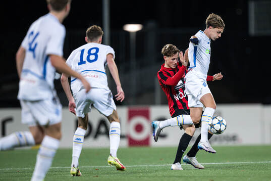 Atle Wahlund of Brommapojkarna and Kyrylo Osypenko of
