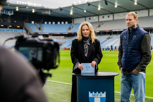 Viktoria Berggren and sports director Ola Toivonen in MFF