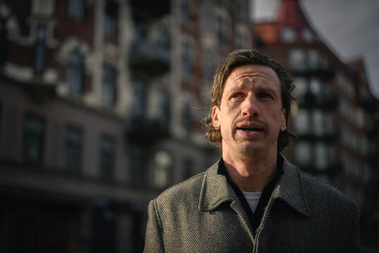 IFK Göteborgs Gustav Svensson blir intervjuad