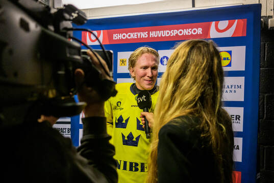 Marcus Sylvegård is interviewed by the media