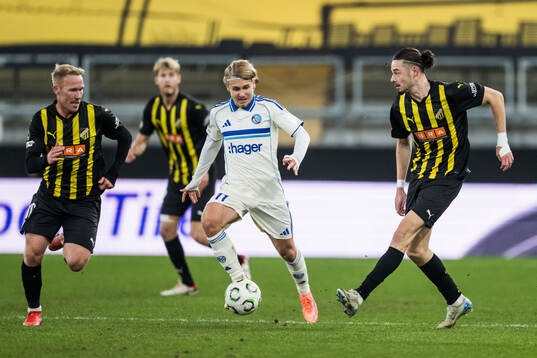 Mikkel Rygaard Jensen and Amor Layouni of Häcken and