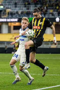 Lucas Høgsberg of Strasbourg and Amor Layouni of Häcken