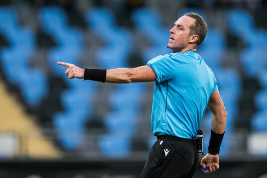 Referee Luca Pairetto