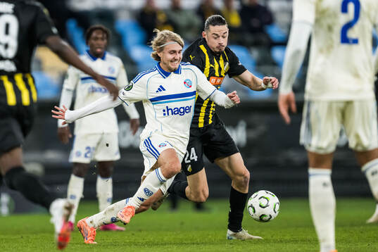 Sebastian Nanasi of Strasbourg and Amor Layouni of Häcken