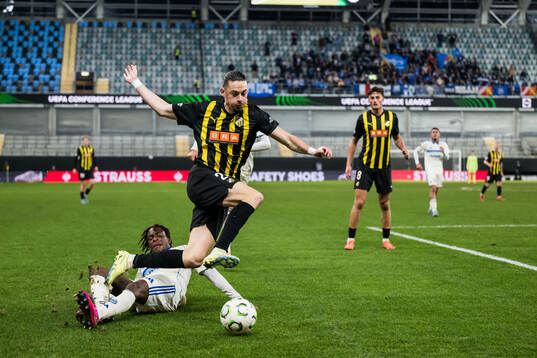 Martial Godo of Strasbourg and Amor Layouni of Häcken