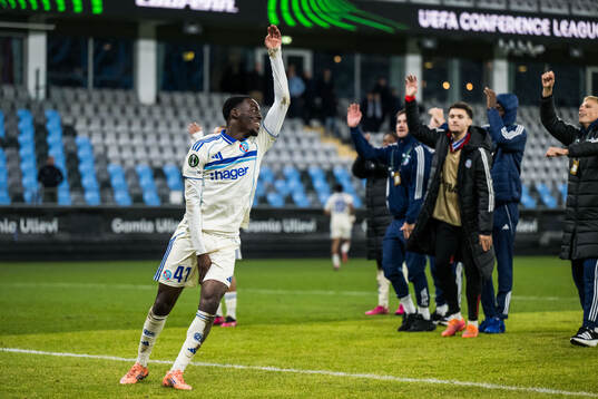 Rabby Nzingoula of Strasbourg celebrates