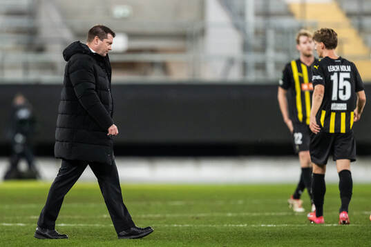 Head coach Jens Gustafsson of Häcken looks dejected