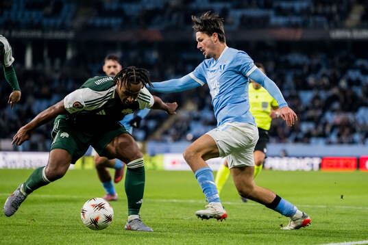 Erik Palmer-Brown of Panathinaikos and Stefano Vecchia of
