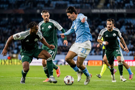 Erik Palmer-Brown of Panathinaikos and Stefano Vecchia of