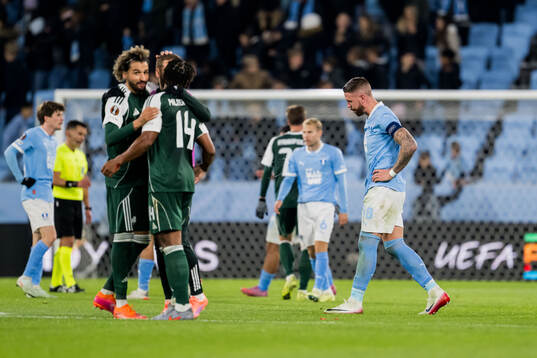 Pontus Jansson of Malmö FF looks dejected
