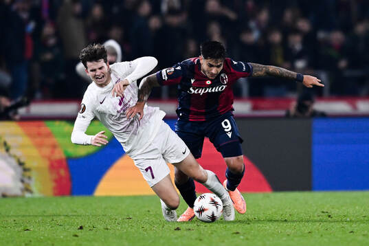 Mads Hansen of Brann and Santiago Castro of Bologna