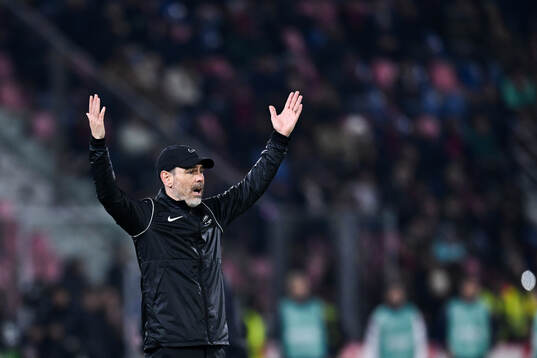 Head coach Freyr Alexandersson of Brann reacts