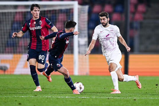 Giovanni Fabbian and Vetle Dragsnes of Brann against Nikola