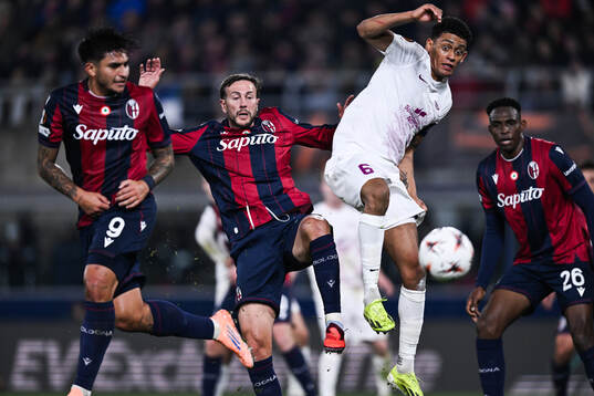 Japhet Sery Larsen of Brann against Santiago Castro and