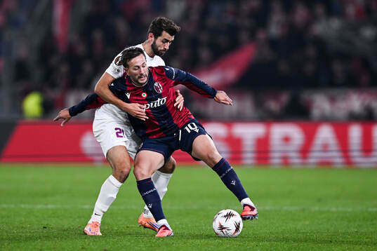 Federico Bernardeschi of Bologna and Vetle Dragsnes of Brann