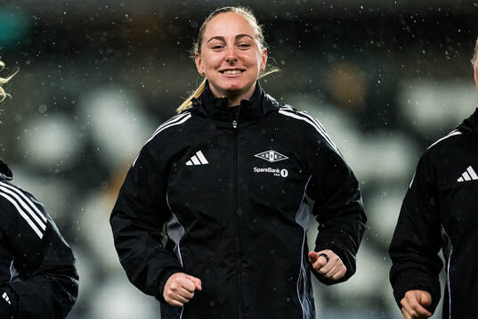 Hanna Dahl of Rosenborg warms up