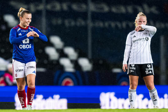Olaug Tvedten of Vålerenga celebrates